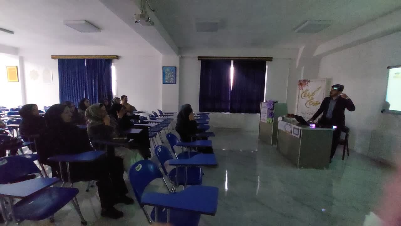 برگزاری جلسه اموزش خانواده با حضور اقای دکتر کلهر در خصوص مدیریت اضطراب در امتحانات